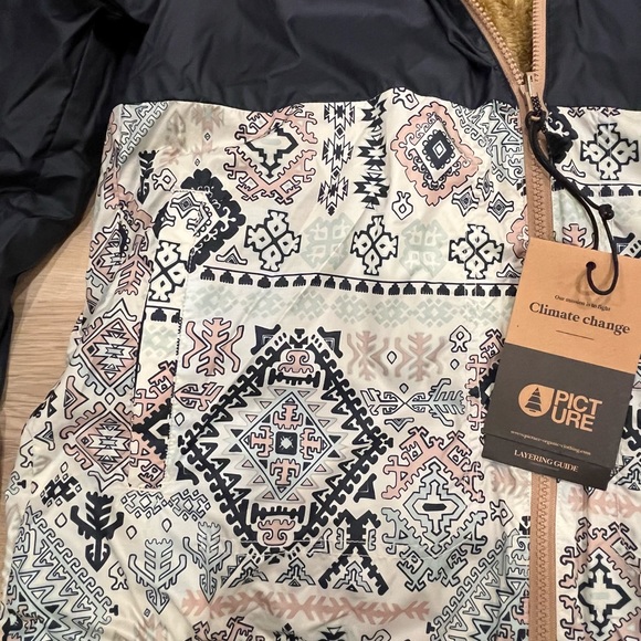 NWT PICTURE Navy/Tan Color Block Reversible Hooded Sherpa Fleece Posy Jacket, L - Picture 16 of 16